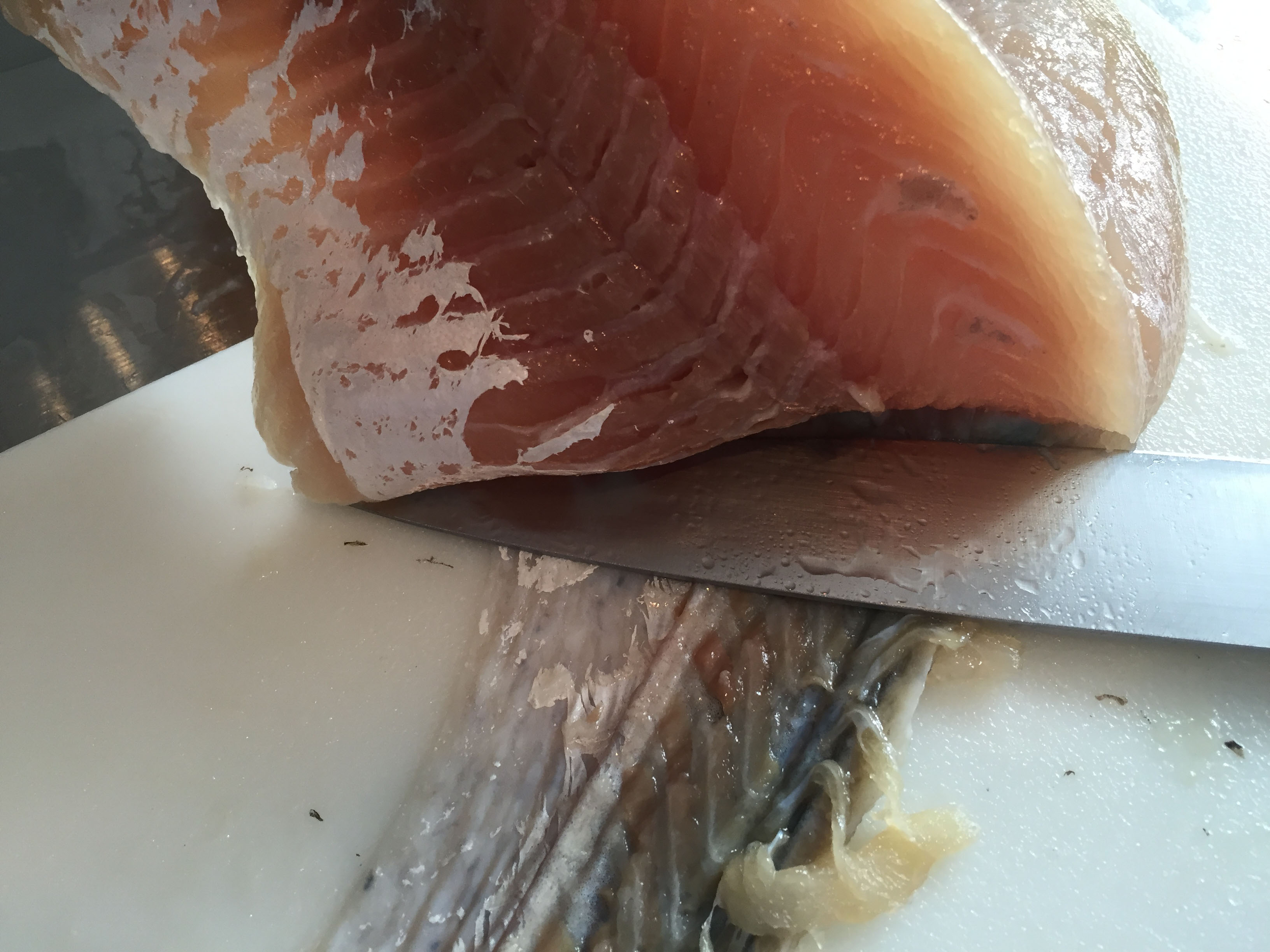 Remove skin from whitefish fillets