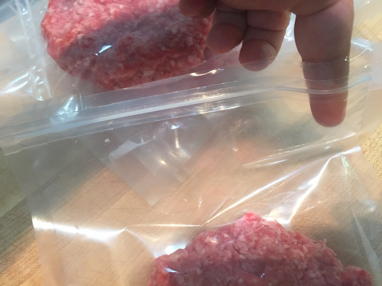 Hamburgers Sous Vide in VacMaster Zipper Pouch