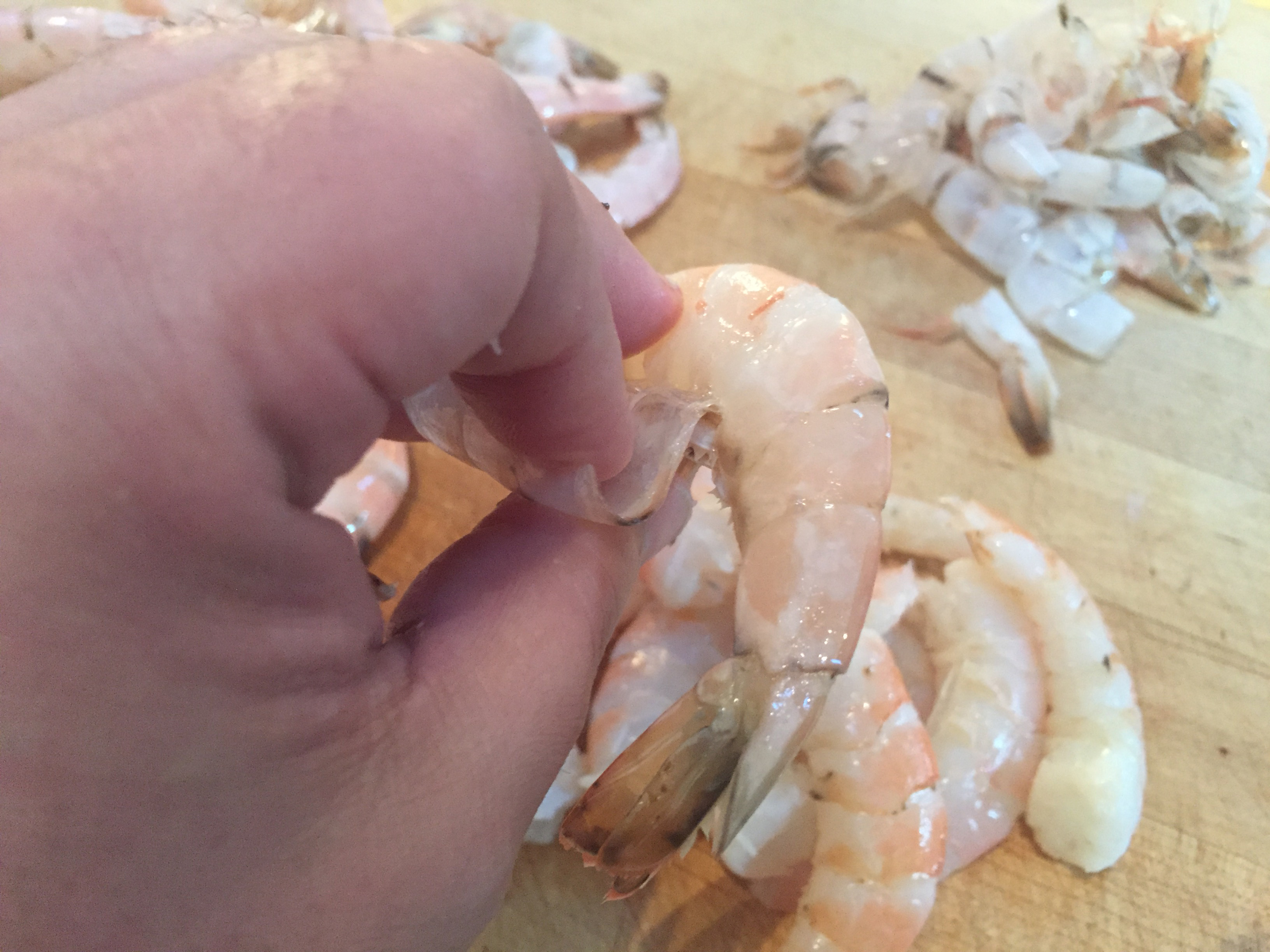 peeling shrimp picture