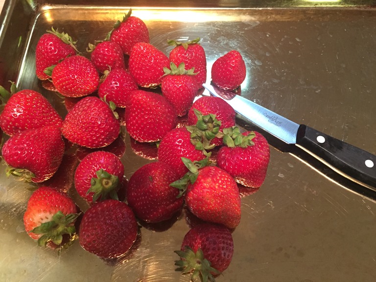 Strawberries for flash freezing