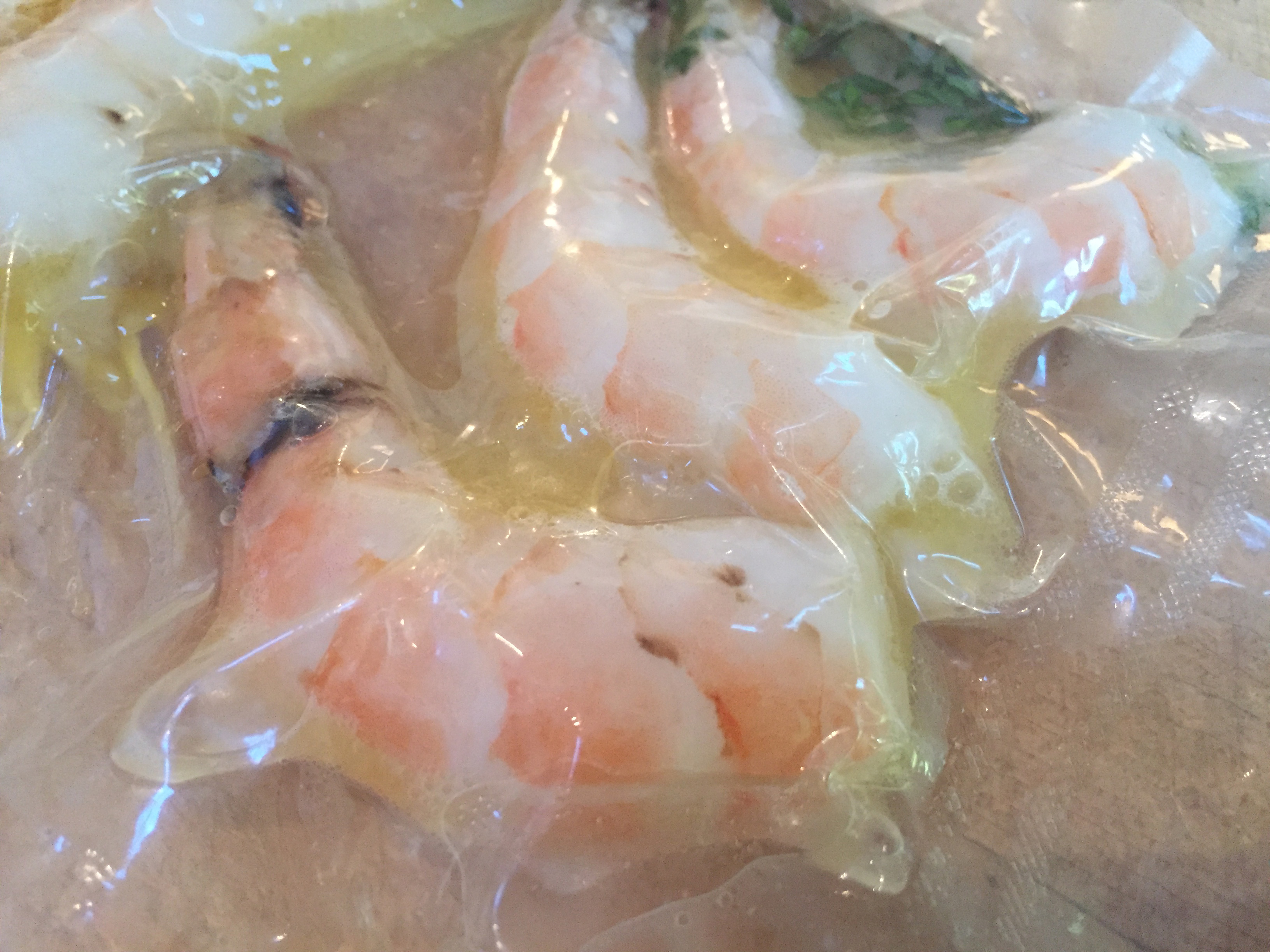 vacuum sealed shrimp picture